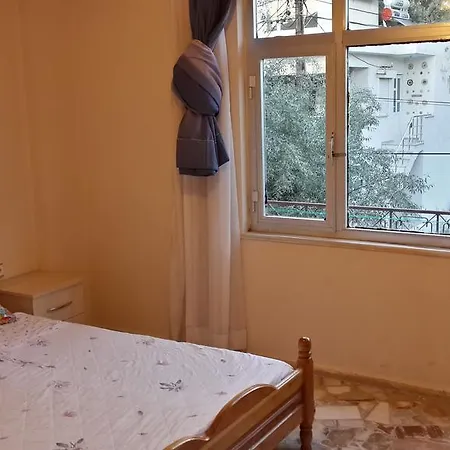 Gunes Yali Türkeli
