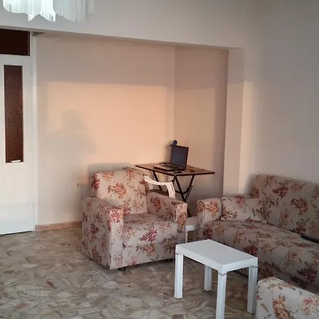Gunes Yali Türkeli