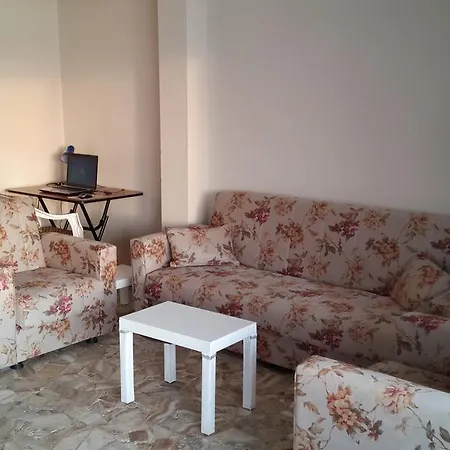 Gunes Yali Türkeli